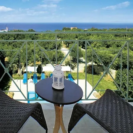 Great Location 4 Bedrooms * Akrotiri